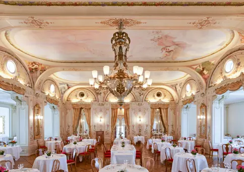 Grand Restaurant 1