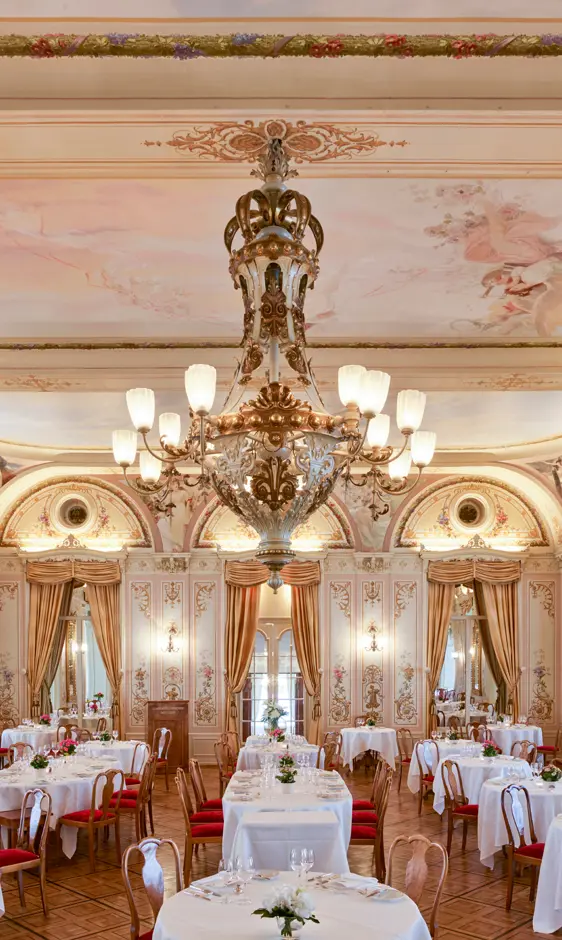 Grand Restaurant 1