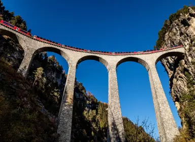 Visit Graubunden Rhb1484 1